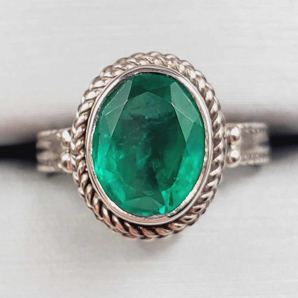 Emerald Green Quartz 925 Sterling Silver Bezel Set - Rope Design Ring